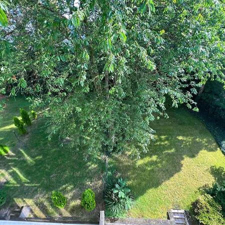 Mit Balkon Am Rhein